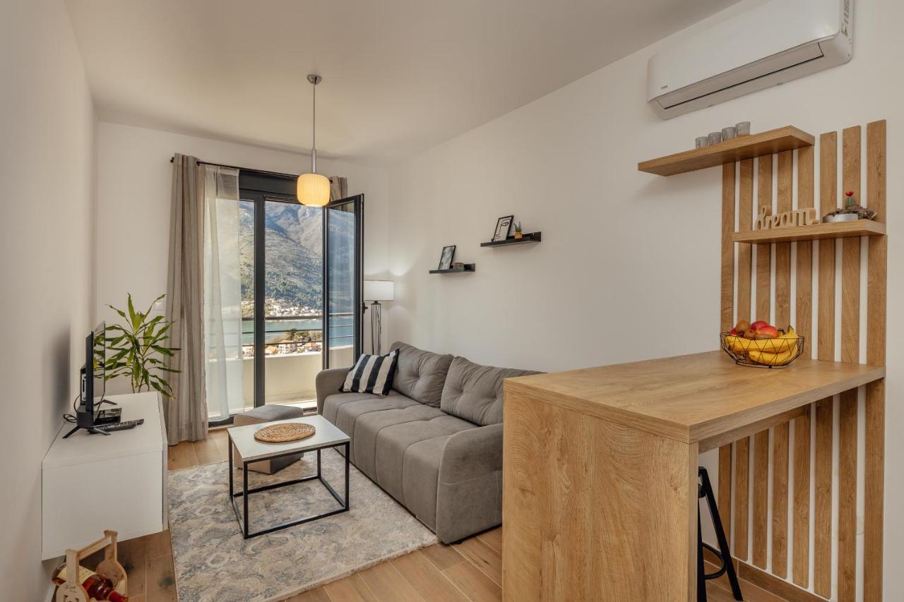 Lana Sea View Apartment Kotor Luaran gambar