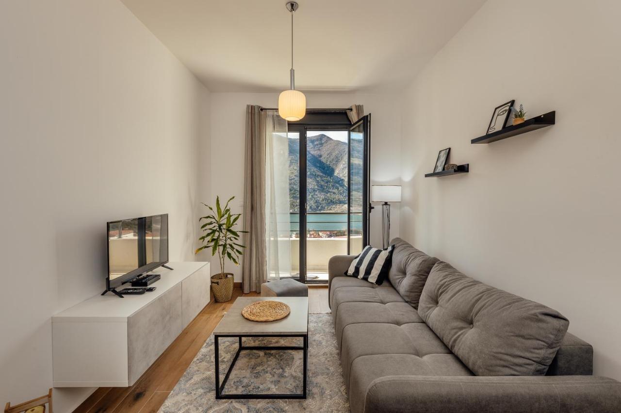 Lana Sea View Apartment Kotor Luaran gambar